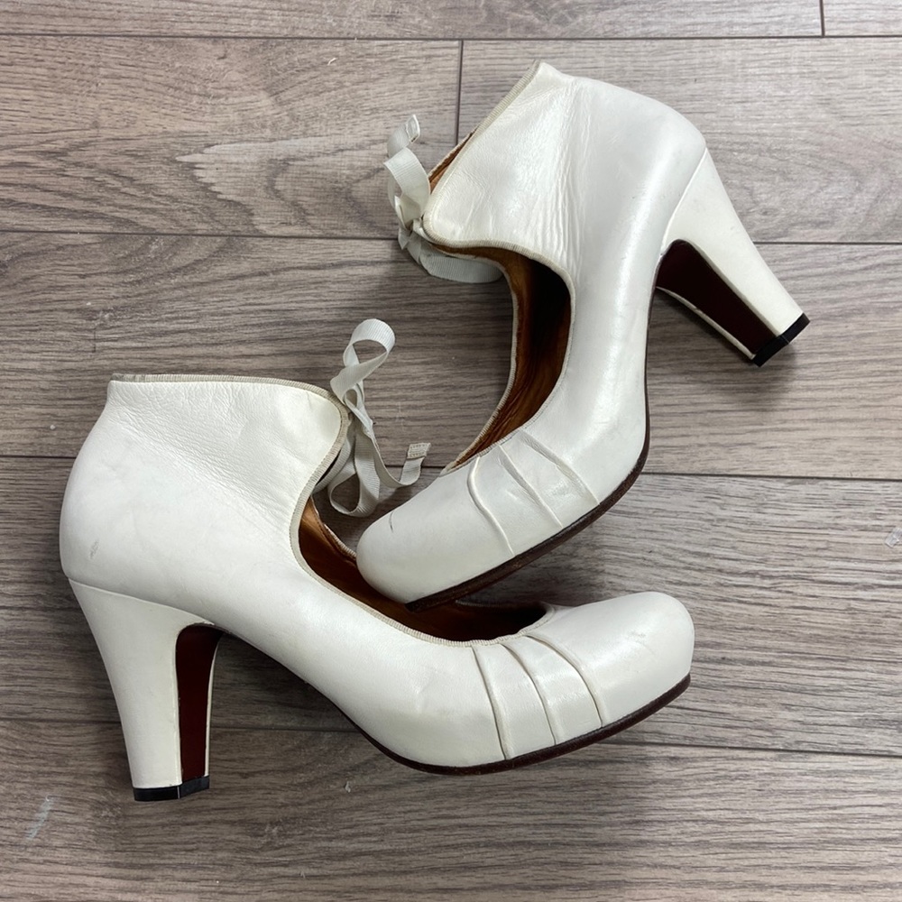 Chie Mihara vintage vibe ankle tie ivory heels 10 40